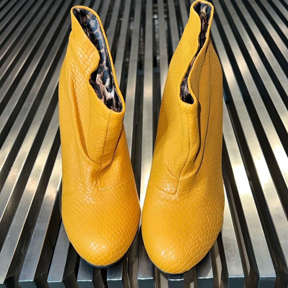 Betsy Johnson mustard, yellow orangey bootie/ animal prints/patent leather heel